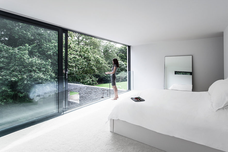 xBedroom-Panoramic-Glass-Wall-Ideas-14.jpg.pagespeed.ic.m_FBXtIMGF